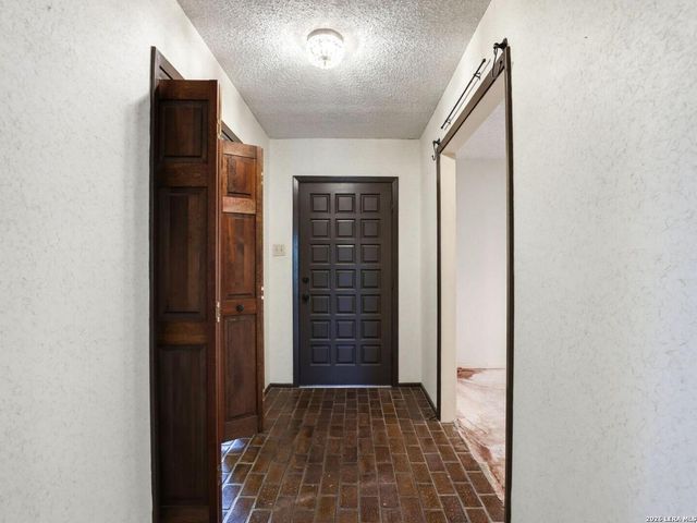 3002 NANTUCKET DR, San Antonio, TX 78230