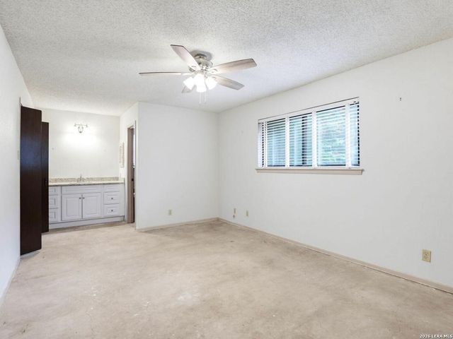 3002 NANTUCKET DR, San Antonio, TX 78230
