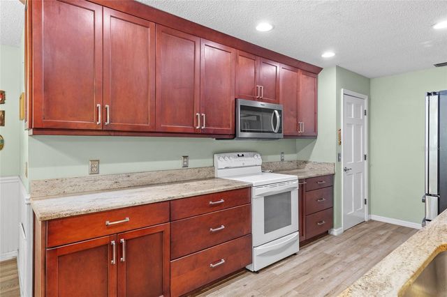 2080 APRICOT DRIVE, Deltona, FL 32725