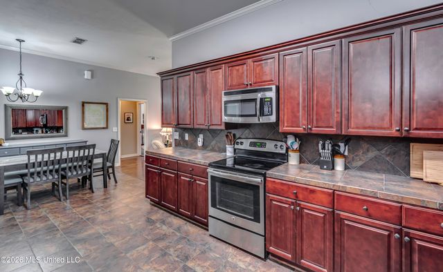 125 Whispering Oaks Crossing, Pearl, MS 39208