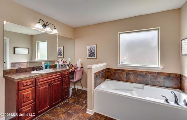 125 Whispering Oaks Crossing, Pearl, MS 39208