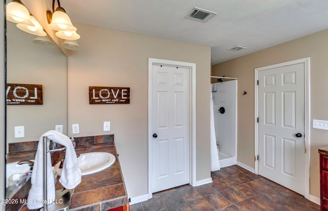 125 Whispering Oaks Crossing, Pearl, MS 39208