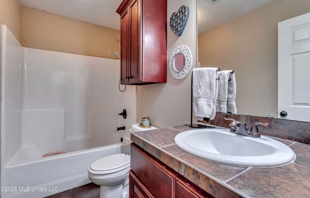 125 Whispering Oaks Crossing, Pearl, MS 39208