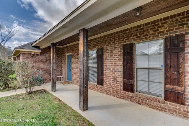 125 Whispering Oaks Crossing, Pearl, MS 39208