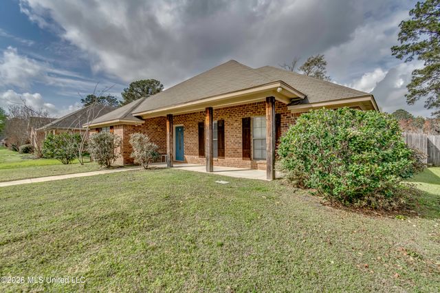 125 Whispering Oaks Crossing, Pearl, MS 39208