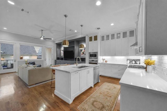310 W 18th Street, Houston, TX 77008