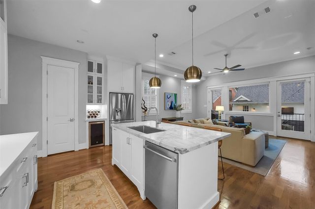 310 W 18th Street, Houston, TX 77008