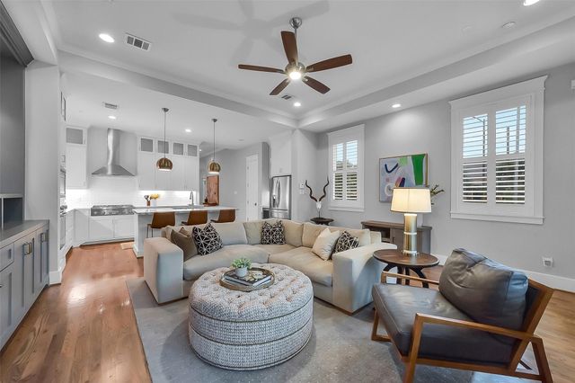 310 W 18th Street, Houston, TX 77008