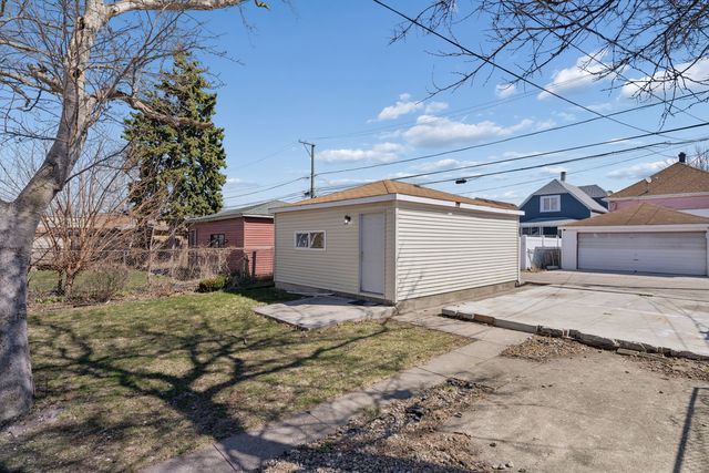 6347 S Kenneth Avenue, Chicago, IL 60629