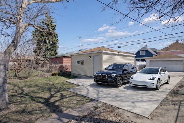 6347 S Kenneth Avenue, Chicago, IL 60629