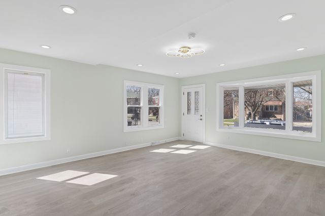 6347 S Kenneth Avenue, Chicago, IL 60629