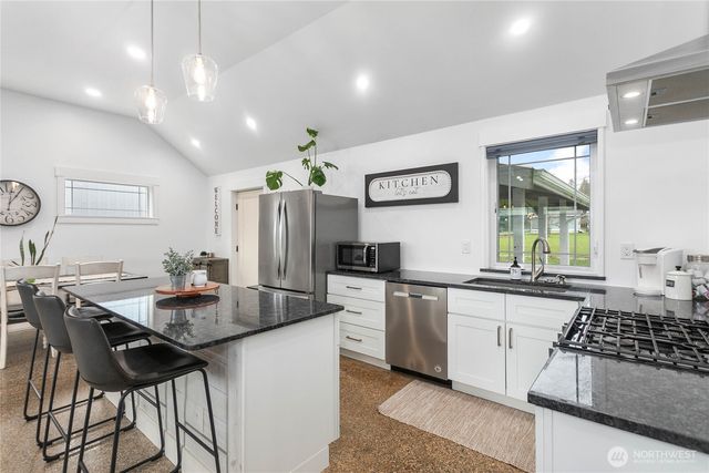 7393 Hannegan Road, Lynden, WA 98264