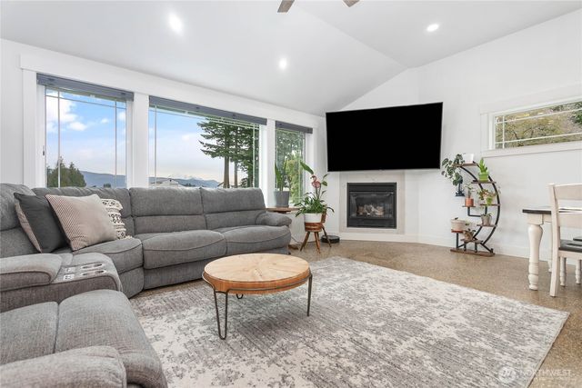 7393 Hannegan Road, Lynden, WA 98264