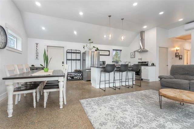 7393 Hannegan Road, Lynden, WA 98264