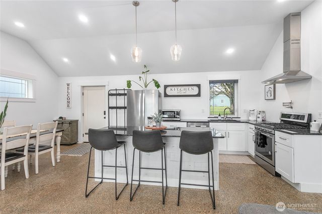 7393 Hannegan Road, Lynden, WA 98264