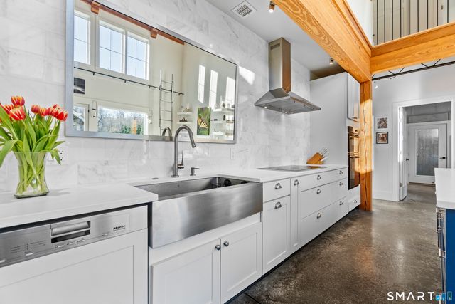 54 Barnes Road, Stonington, CT 06378