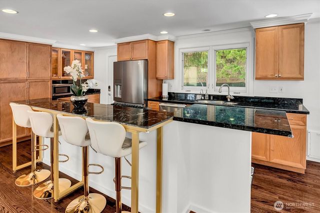 10603 NE 60th Street, Kirkland, WA 98033