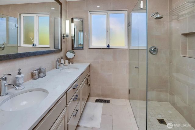 10603 NE 60th Street, Kirkland, WA 98033
