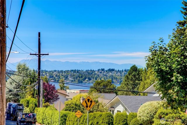 10603 NE 60th Street, Kirkland, WA 98033