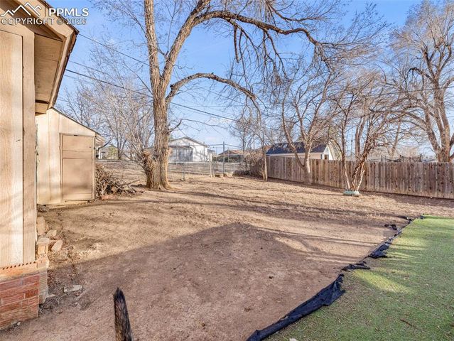 18 Dundee Lane, Pueblo, CO 81001