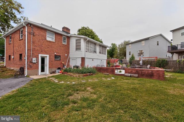 7021 E CHESAPEAKE ST, Hyattsville, MD 20785