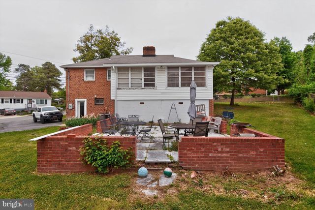 7021 E CHESAPEAKE ST, Hyattsville, MD 20785