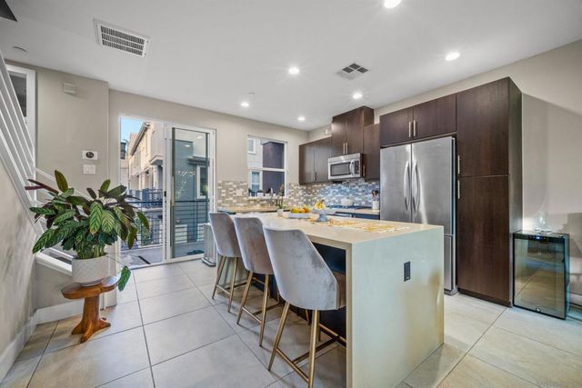 7890 Civita Blvd, San Diego, CA 92108