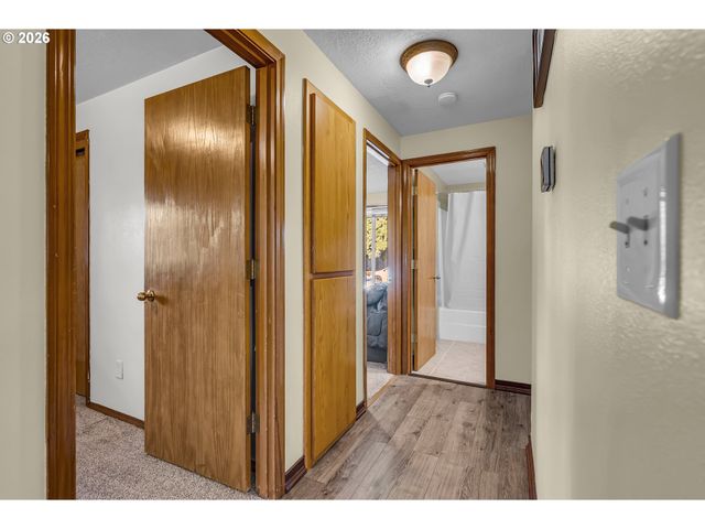 1320 Ne 19TH St, Mc Minnville, OR 97128