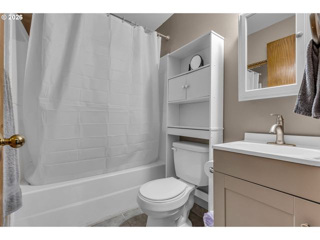 1320 Ne 19TH St, Mc Minnville, OR 97128