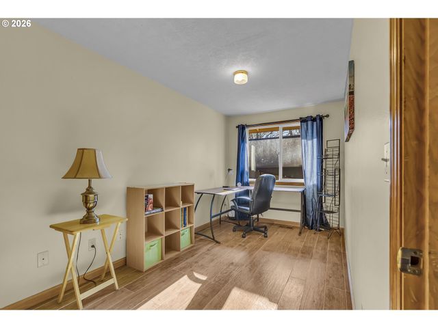 1320 Ne 19TH St, Mc Minnville, OR 97128