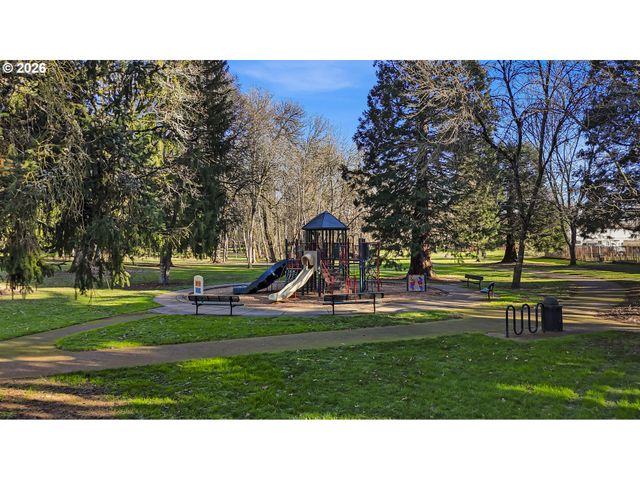 1320 Ne 19TH St, Mc Minnville, OR 97128