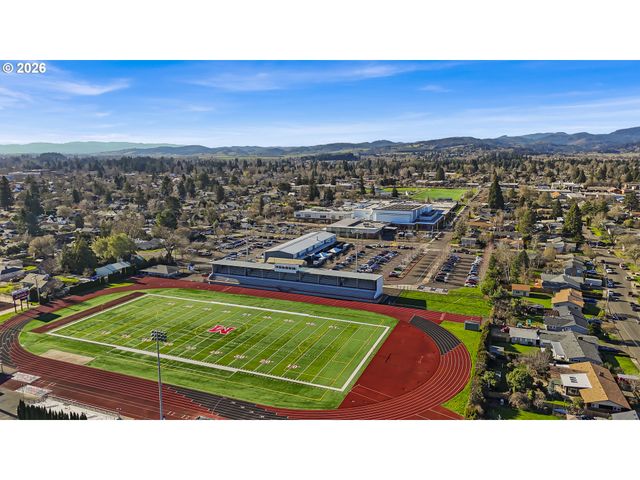 1320 Ne 19TH St, Mc Minnville, OR 97128