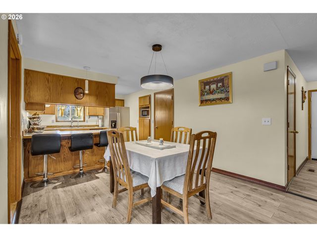 1320 Ne 19TH St, Mc Minnville, OR 97128