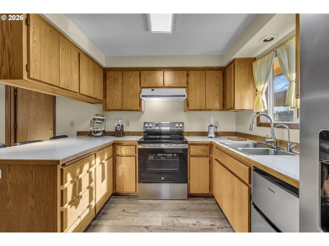 1320 Ne 19TH St, Mc Minnville, OR 97128