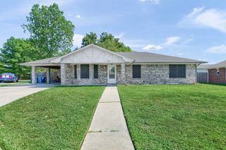 101 Sarah Court, Collinsville, TX 76233