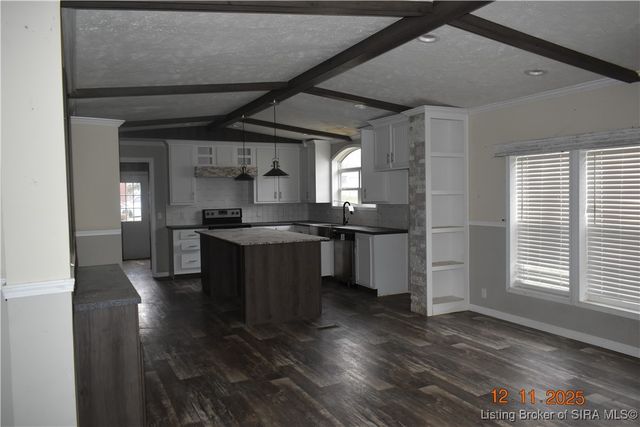 28 E Vine Street, Campbellsburg, IN 47108