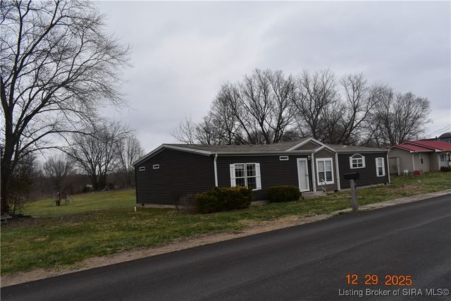 28 E Vine Street, Campbellsburg, IN 47108