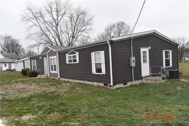 28 E Vine Street, Campbellsburg, IN 47108