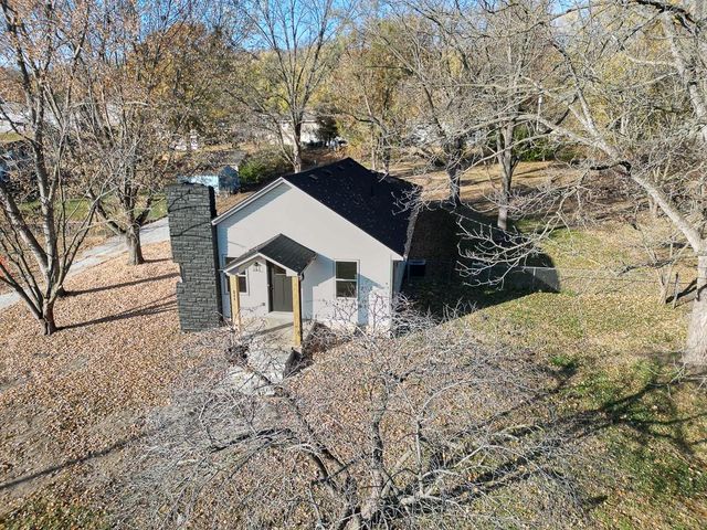 311 N 20th Street, Leavenworth, KS 66048