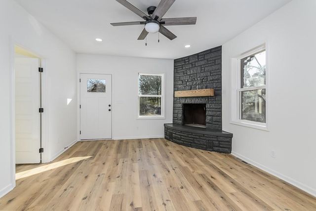 311 N 20th Street, Leavenworth, KS 66048