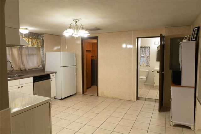 6539 S Route 819, East Huntingdon, PA 15666