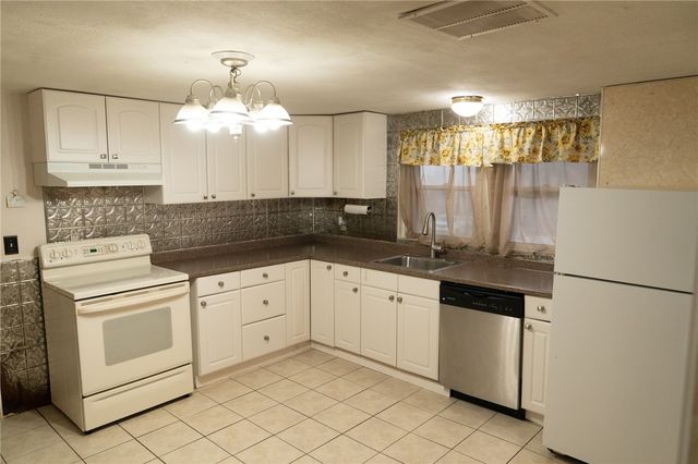 6539 S Route 819, East Huntingdon, PA 15666