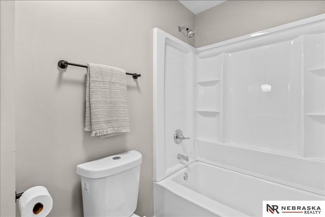 9616 Meredith Avenue, Omaha, NE 68134