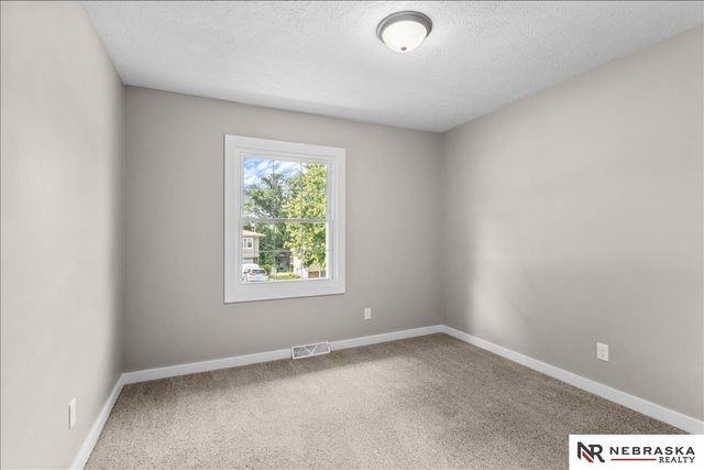 9616 Meredith Avenue, Omaha, NE 68134