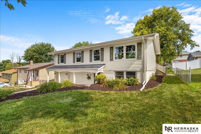 9616 Meredith Avenue, Omaha, NE 68134