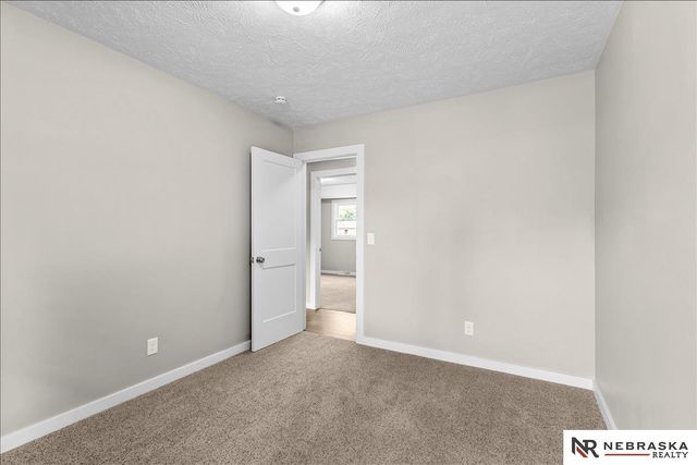 9616 Meredith Avenue, Omaha, NE 68134