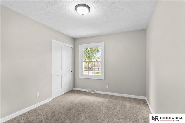 9616 Meredith Avenue, Omaha, NE 68134