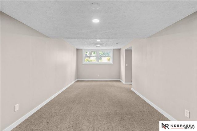 9616 Meredith Avenue, Omaha, NE 68134