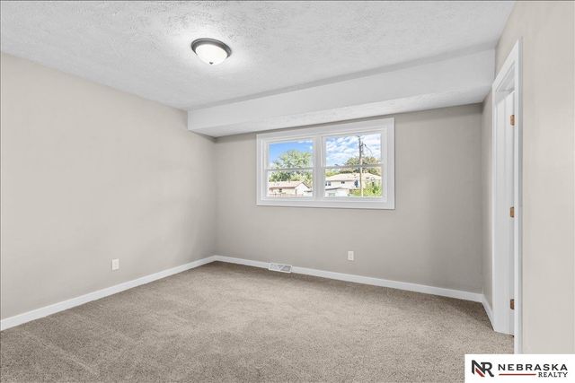 9616 Meredith Avenue, Omaha, NE 68134