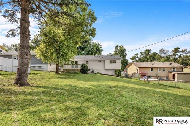 9616 Meredith Avenue, Omaha, NE 68134